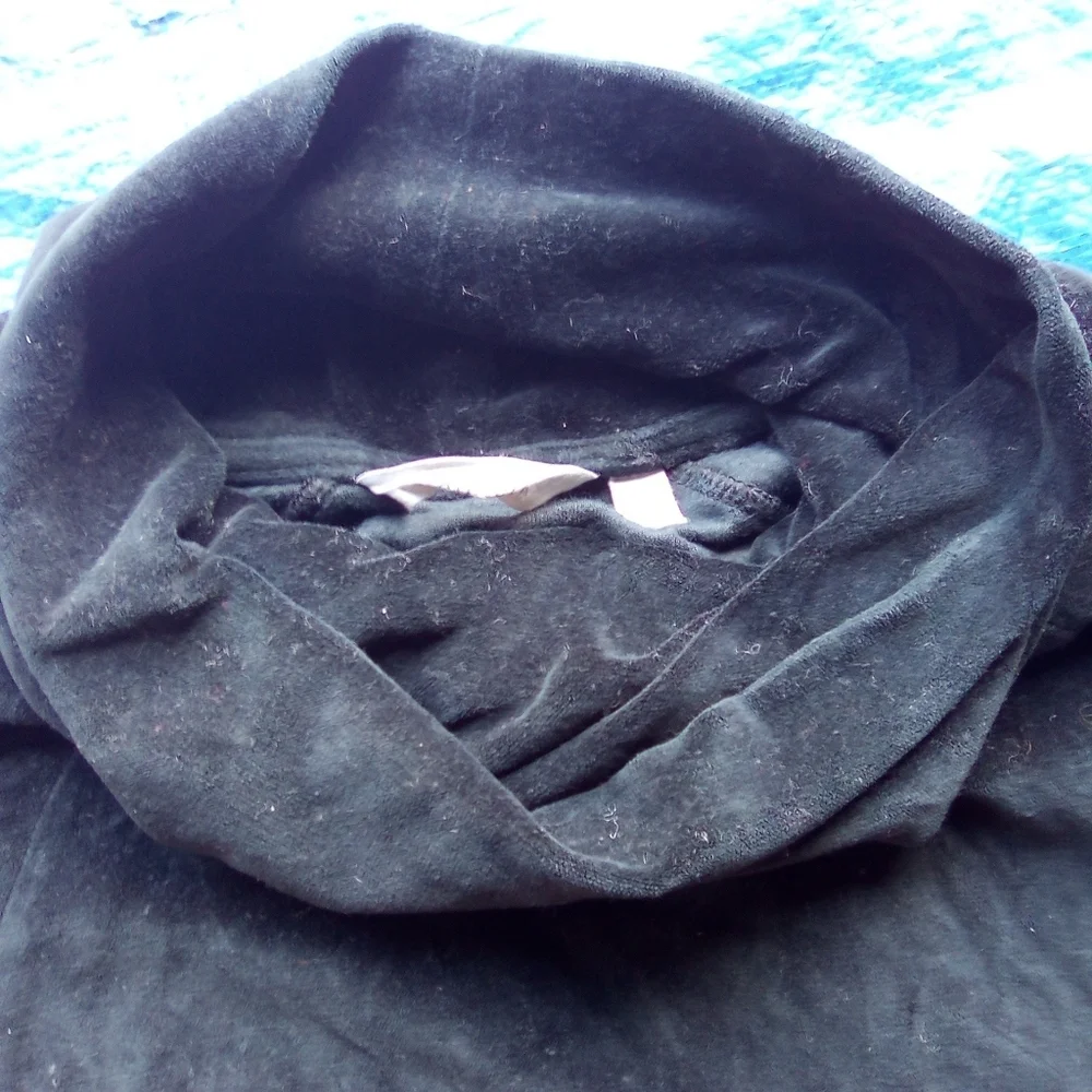 Athleta Black Pullover